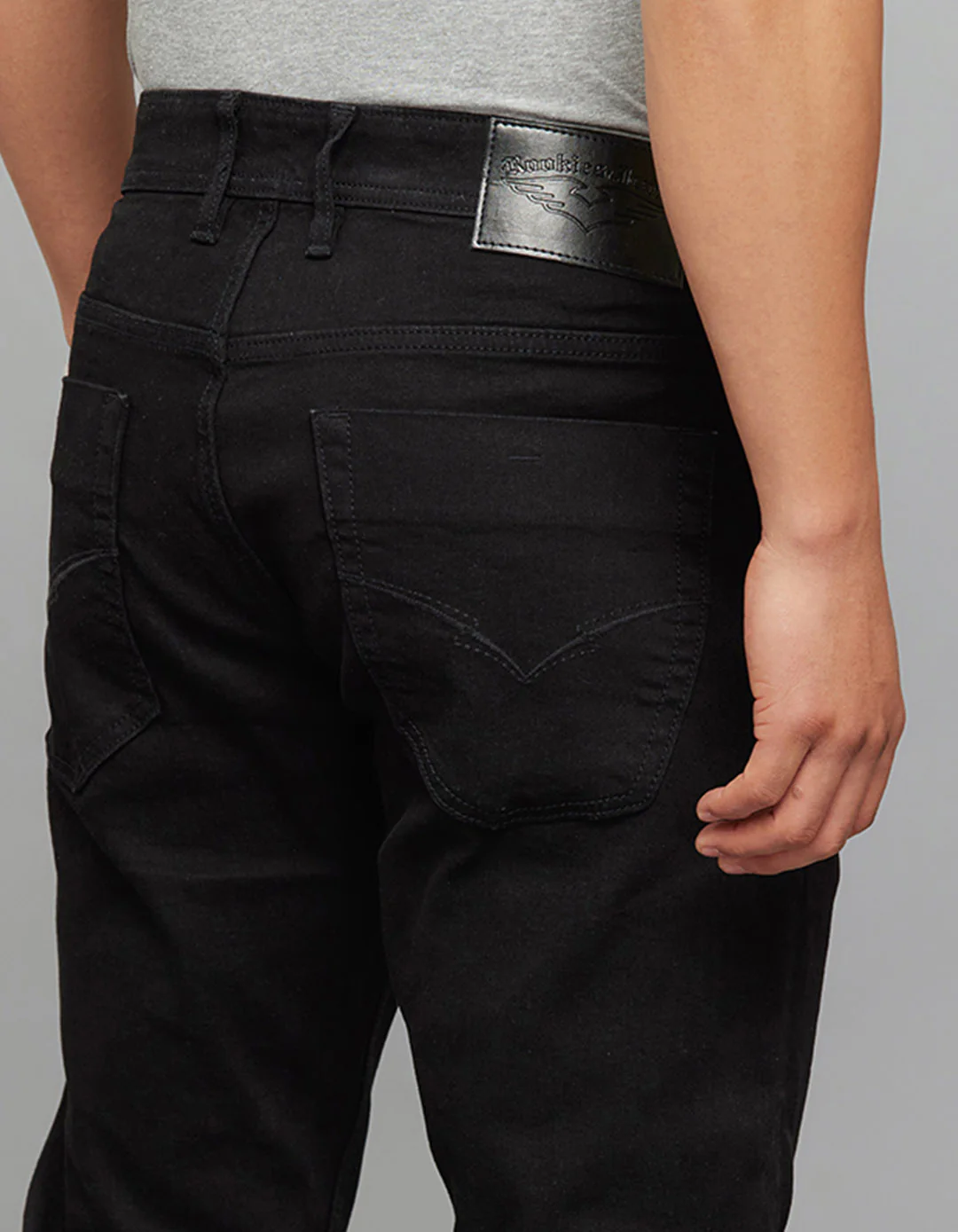 Black 5 Pocket Low-Rise Tapered Ankle Length Classic Stretch Jeans - Image 5