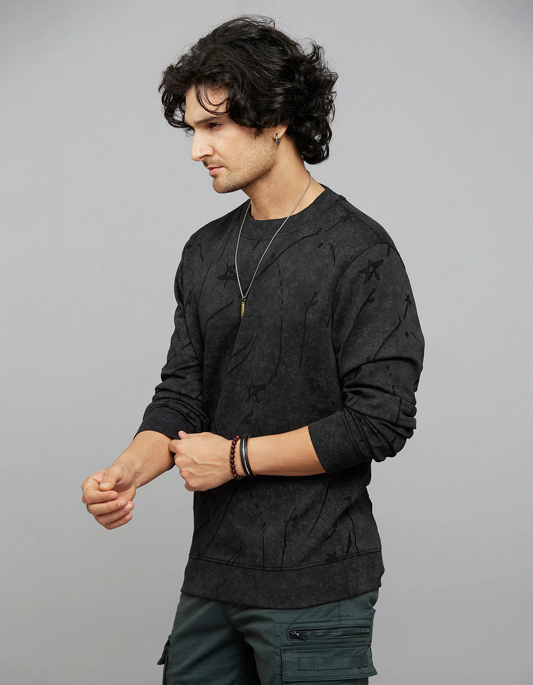Black Round Neck Full Sleeves Sweatshirt - Image 3