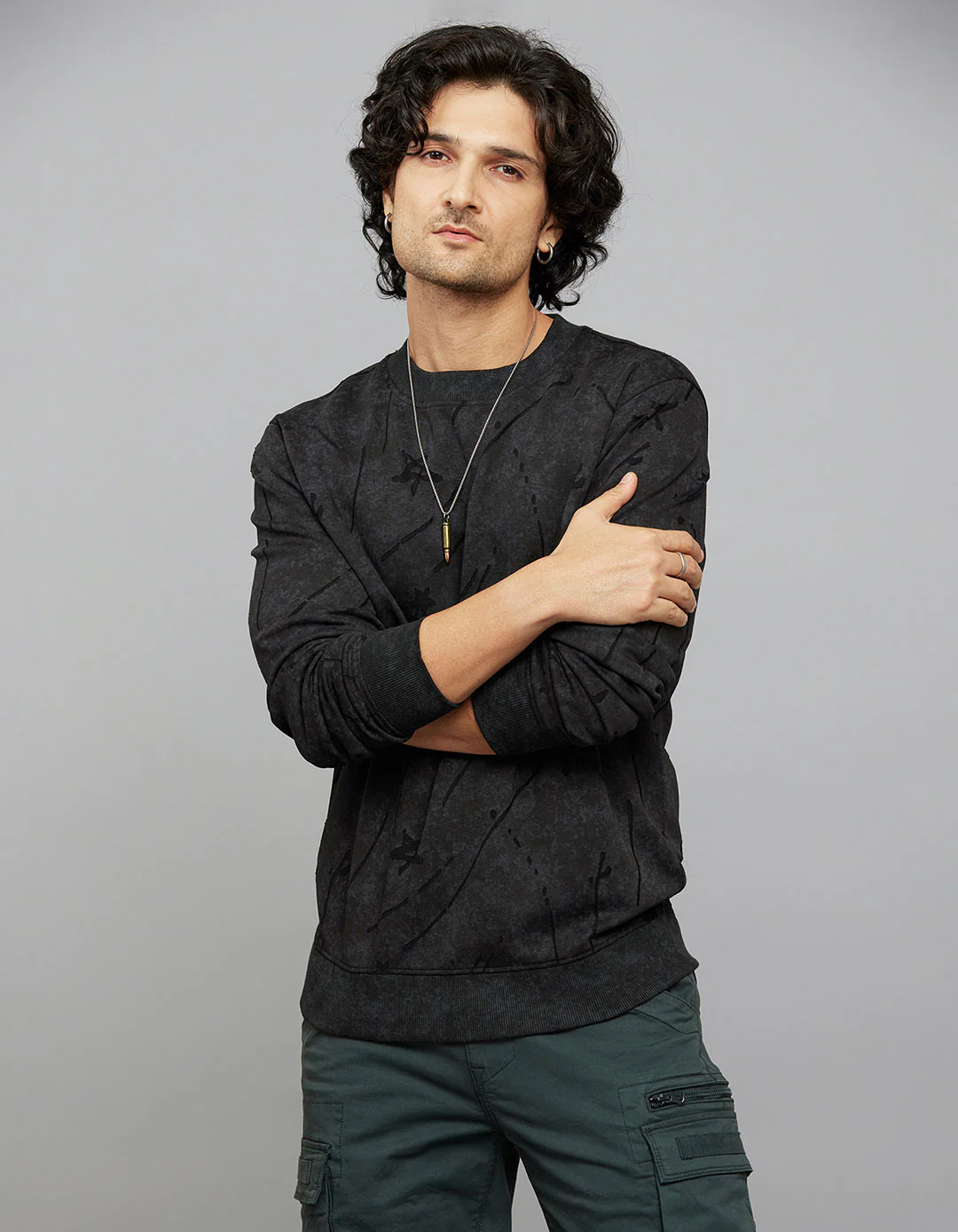 Black Round Neck Full Sleeves Sweatshirt - Image 4